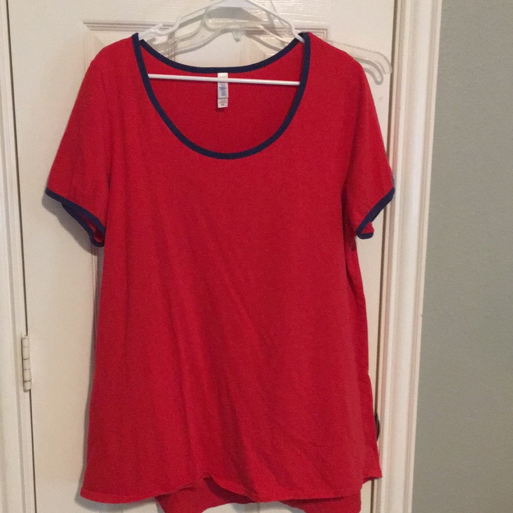 LulaRoe Classic tee